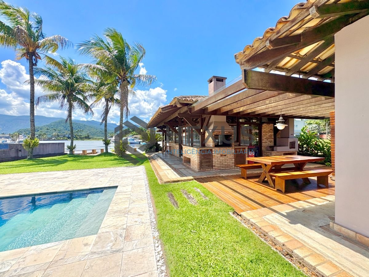 Foto 5 de Casa com pier  e área gourmet no Residencial Marina Guarujá