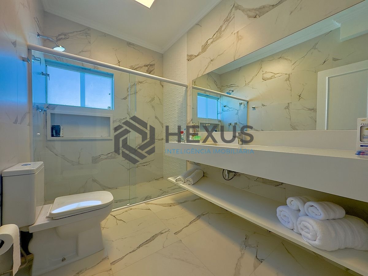 Foto 47 de Casa de alto padrão com varanda piscina e área gourmet no Jardim Acapulco, Guarujá