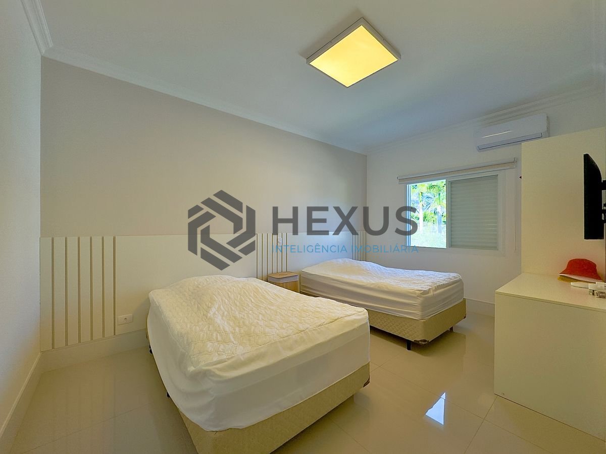 Foto 42 de Casa de alto padrão com varanda piscina e área gourmet no Jardim Acapulco, Guarujá