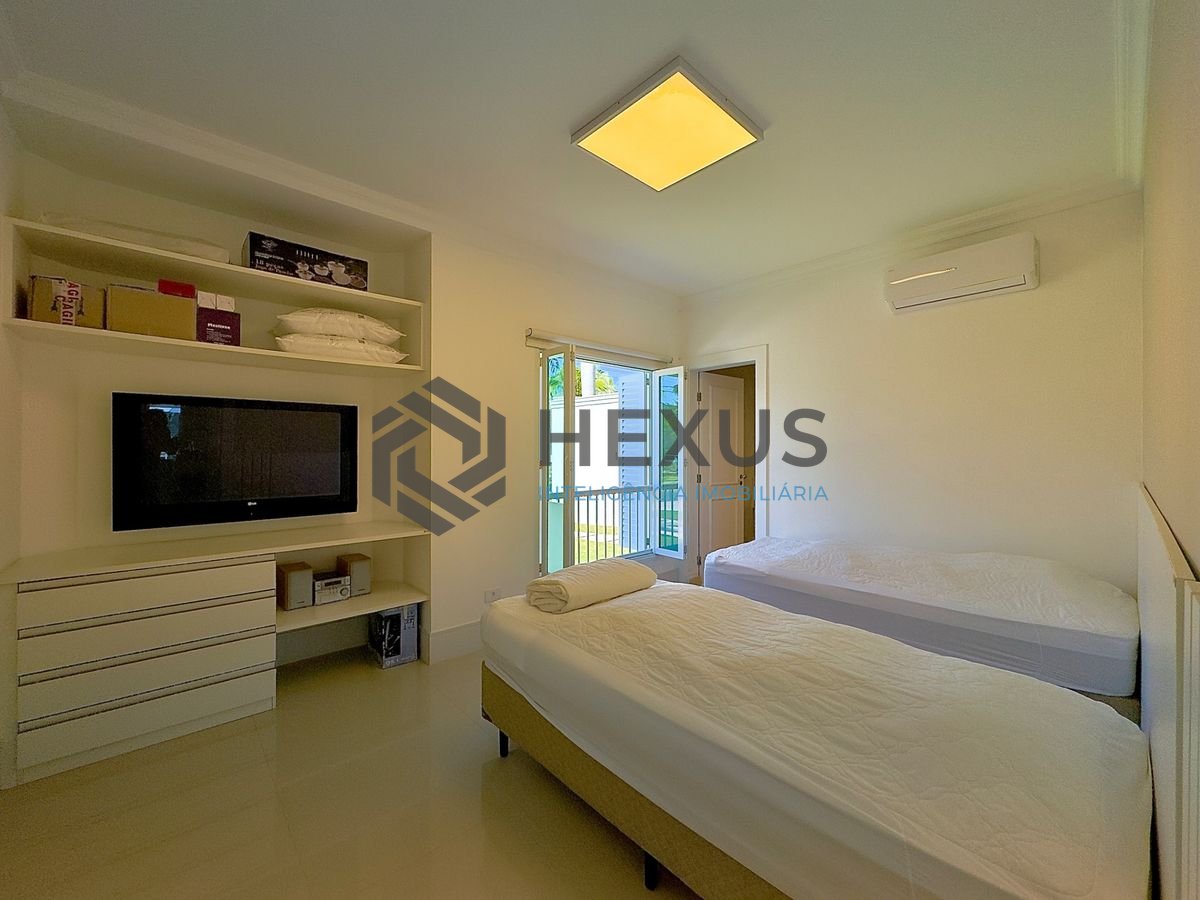 Foto 33 de Casa de alto padrão com varanda piscina e área gourmet no Jardim Acapulco, Guarujá