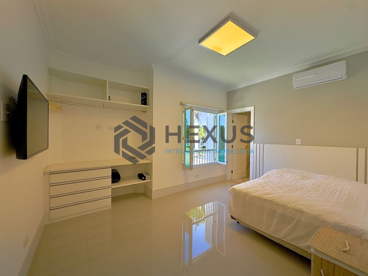 Foto 36 de Casa de alto padrão com varanda piscina e área gourmet no Jardim Acapulco, Guarujá
