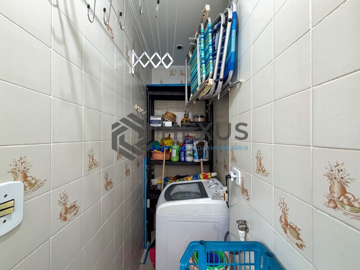 Foto 20 de Apartamento reformado a 1 quadra da praia na Região da Padaria Vidal no Jardim Astúrias, Guarujá