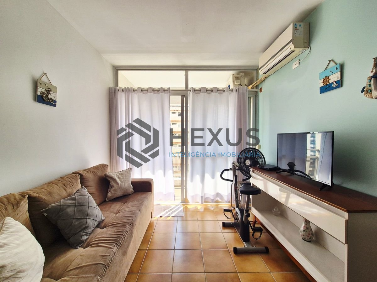 Foto 4 de Apartamento com varanda e lazer a 2 quadras da praia nas Pitangueiras, Guarujá