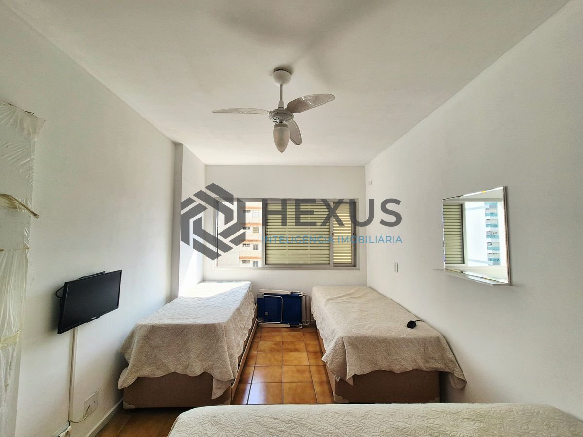 Foto 8 de Apartamento com varanda e lazer a 2 quadras da praia nas Pitangueiras, Guarujá