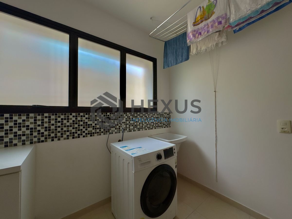 Foto 29 de Apartamento reformado com varanda a 200m da praia na região da Barra Funda nas Pitangueiras, Guarujá