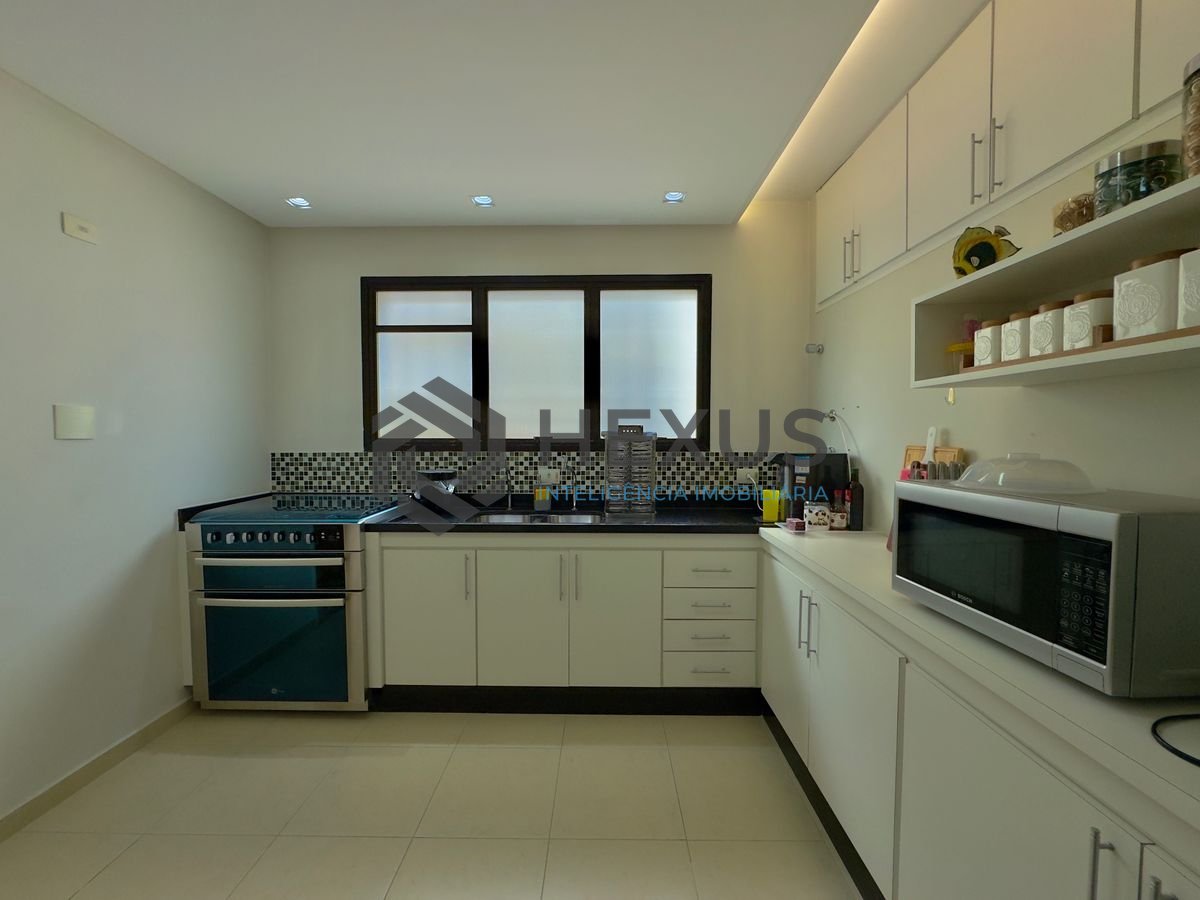 Foto 26 de Apartamento reformado com varanda a 200m da praia na região da Barra Funda nas Pitangueiras, Guarujá