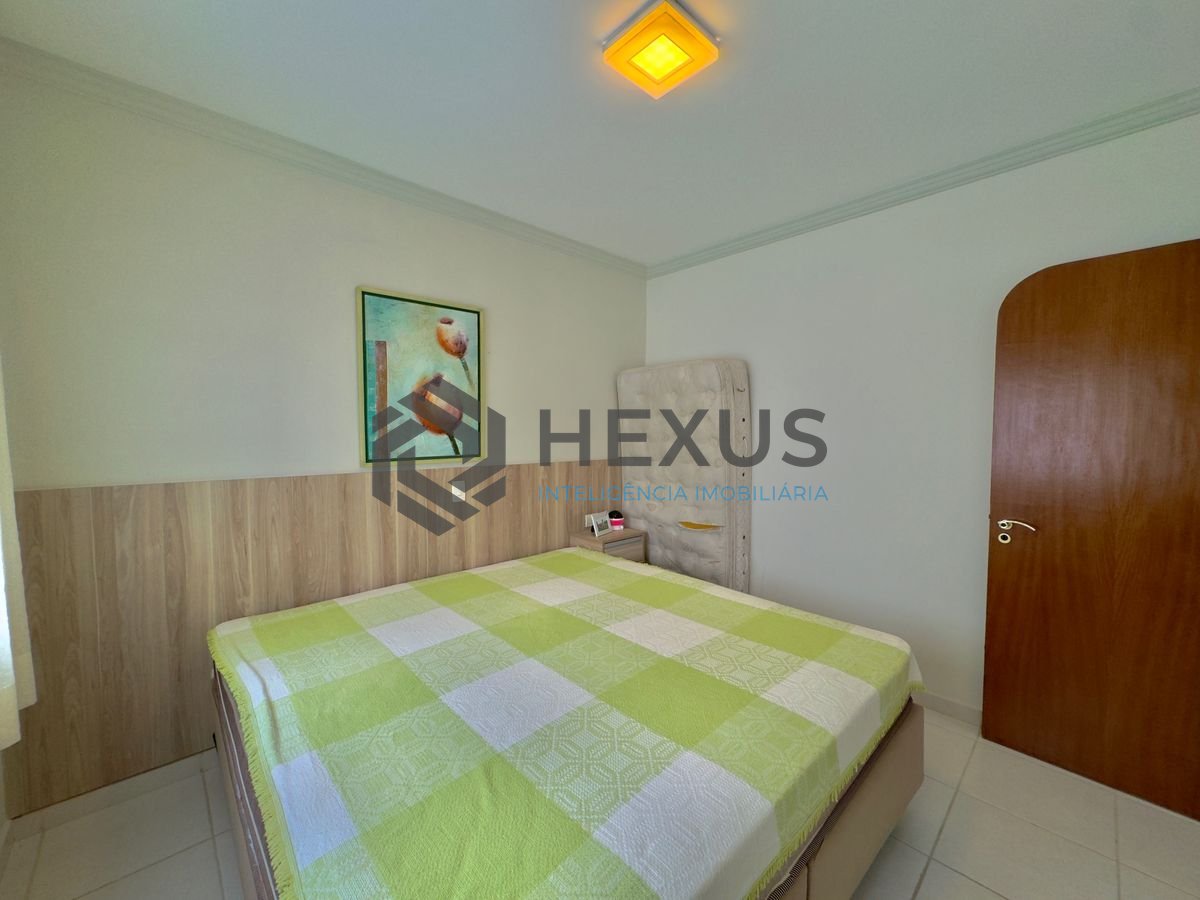 Foto 17 de Apartamento reformado com varanda a 200m da praia na região da Barra Funda nas Pitangueiras, Guarujá