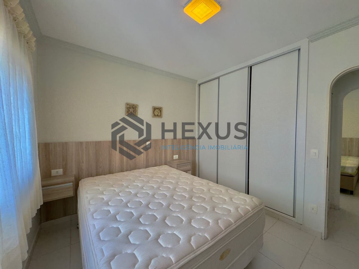 Foto 15 de Apartamento reformado com varanda a 200m da praia na região da Barra Funda nas Pitangueiras, Guarujá