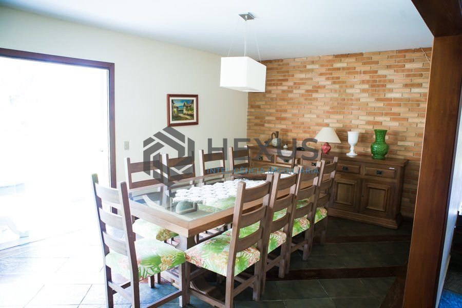 Foto 19 de Casa reformada com piscina e área gourmet no Jardim Acapulco, Guarujá