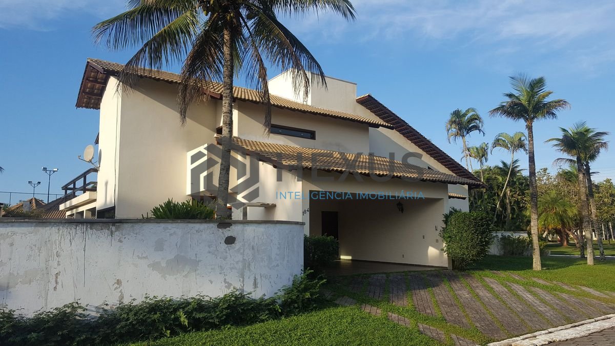 Foto 8 de Casa reformada com piscina e área gourmet no Jardim Acapulco, Guarujá