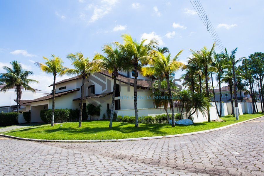 Foto 15 de Casa reformada com piscina e área gourmet no Jardim Acapulco, Guarujá