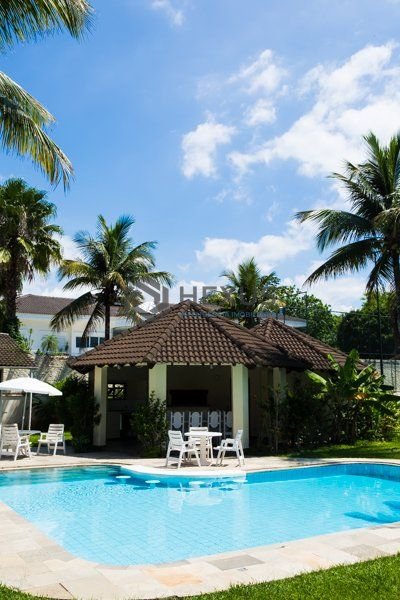 Foto 22 de Casa reformada com piscina e área gourmet no Jardim Acapulco, Guarujá