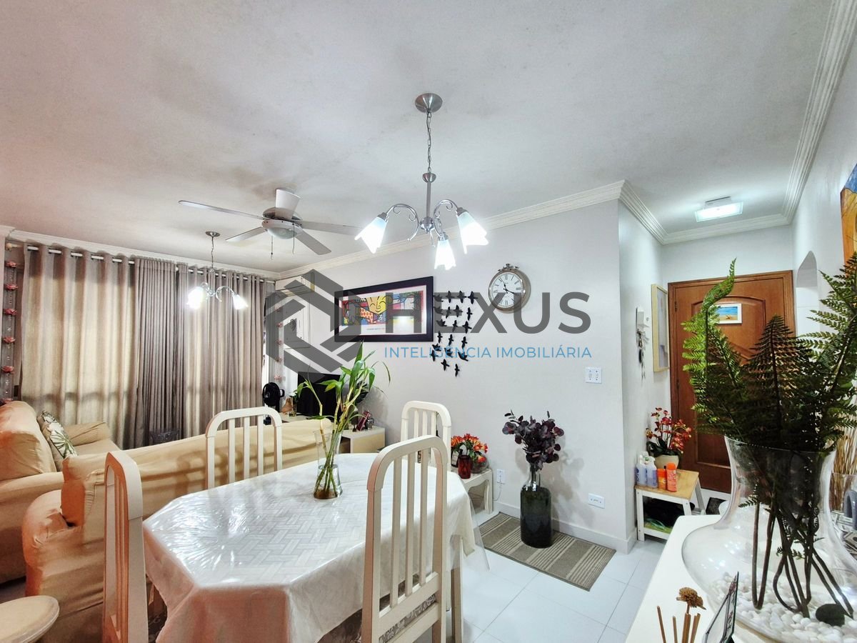 Foto 3 de Apartamento reformado com varanda gourmet nas Pitangueiras, Guarujá