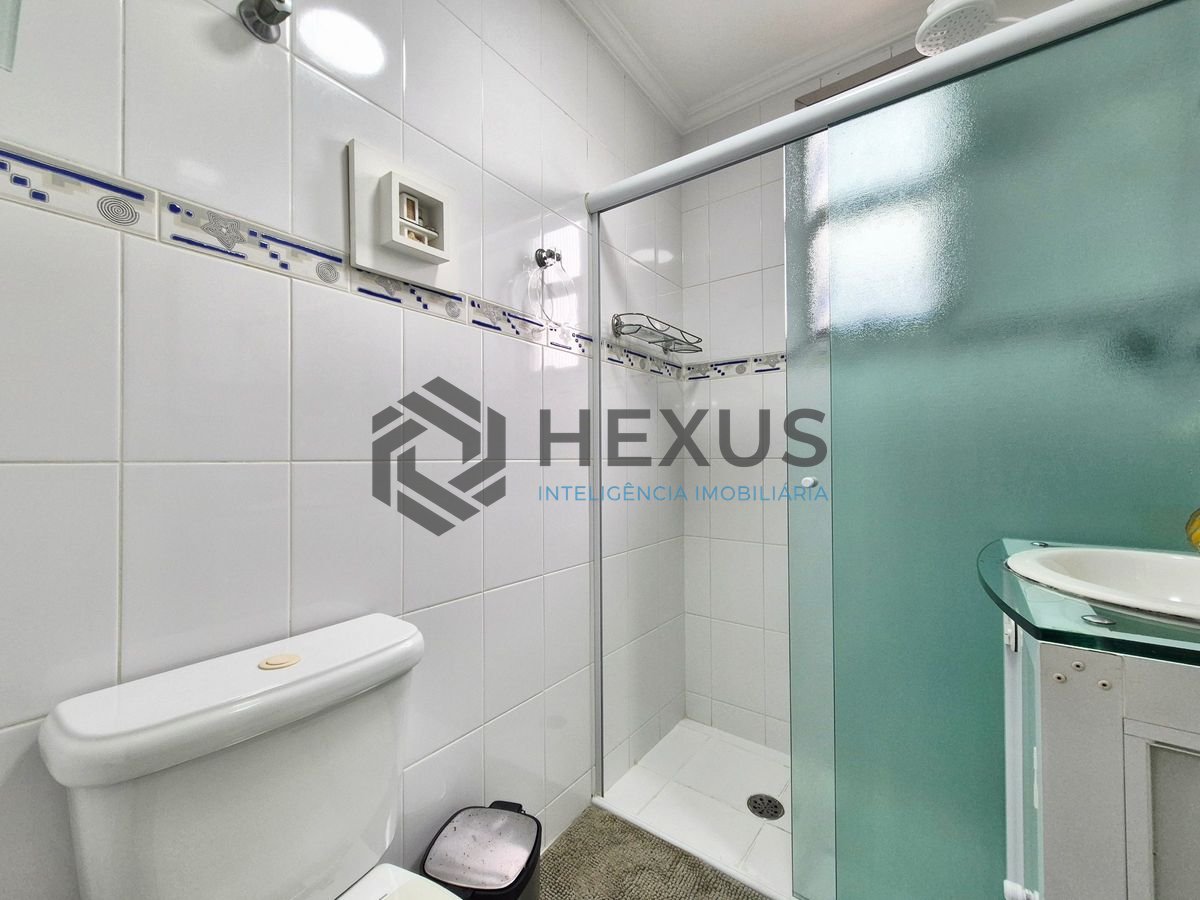 Foto 15 de Apartamento reformado com varanda gourmet nas Pitangueiras, Guarujá