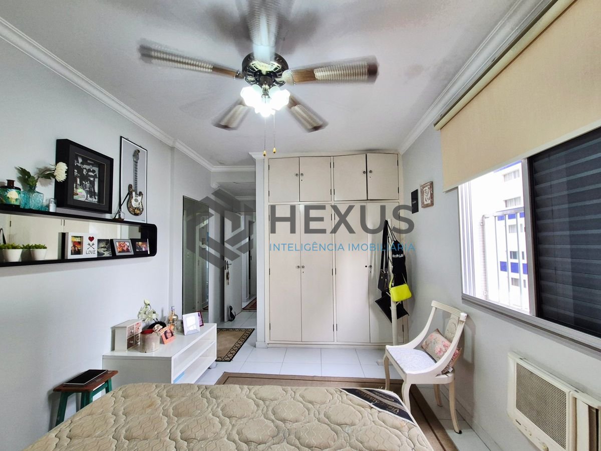 Foto 12 de Apartamento reformado com varanda gourmet nas Pitangueiras, Guarujá