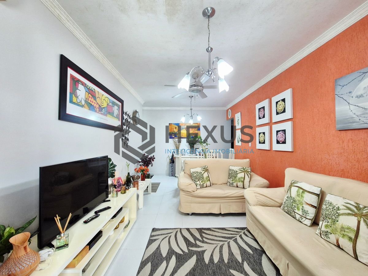 Foto 2 de Apartamento reformado com varanda gourmet nas Pitangueiras, Guarujá
