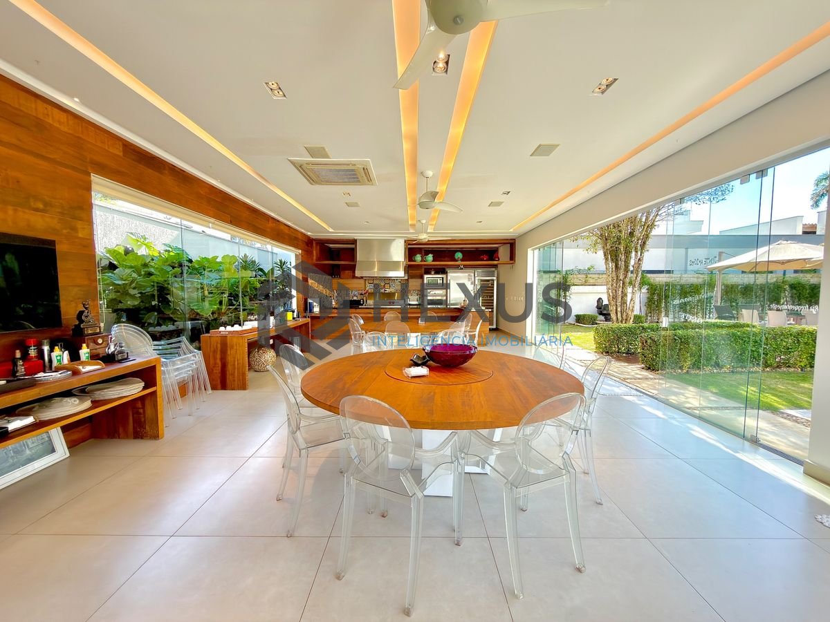 Foto 5 de Casa reformada com piscina e área gourmet no Jardim Acapulco, Guarujá