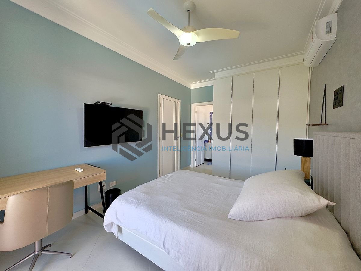 Foto 37 de Casa reformada com piscina e área gourmet no Jardim Acapulco, Guarujá