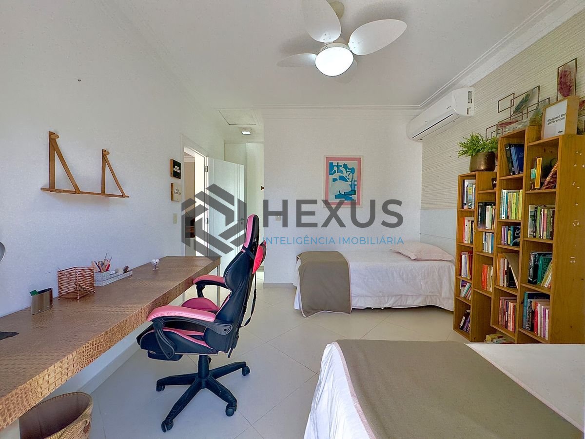 Foto 46 de Casa reformada com piscina e área gourmet no Jardim Acapulco, Guarujá