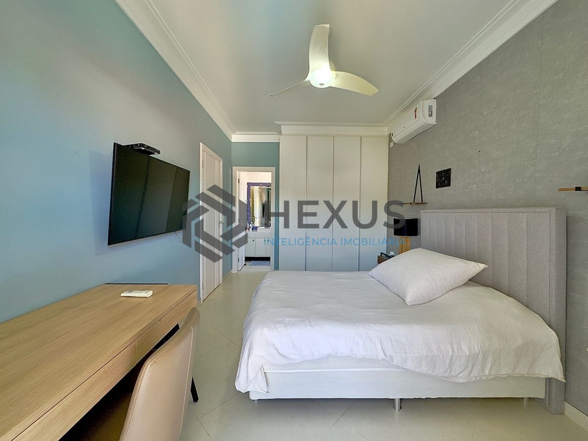 Foto 38 de Casa reformada com piscina e área gourmet no Jardim Acapulco, Guarujá
