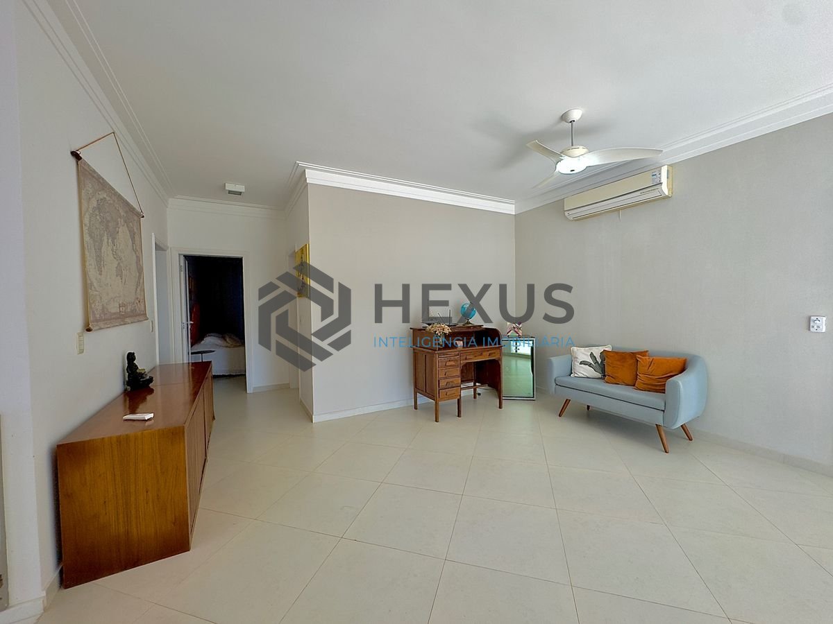 Foto 42 de Casa reformada com piscina e área gourmet no Jardim Acapulco, Guarujá