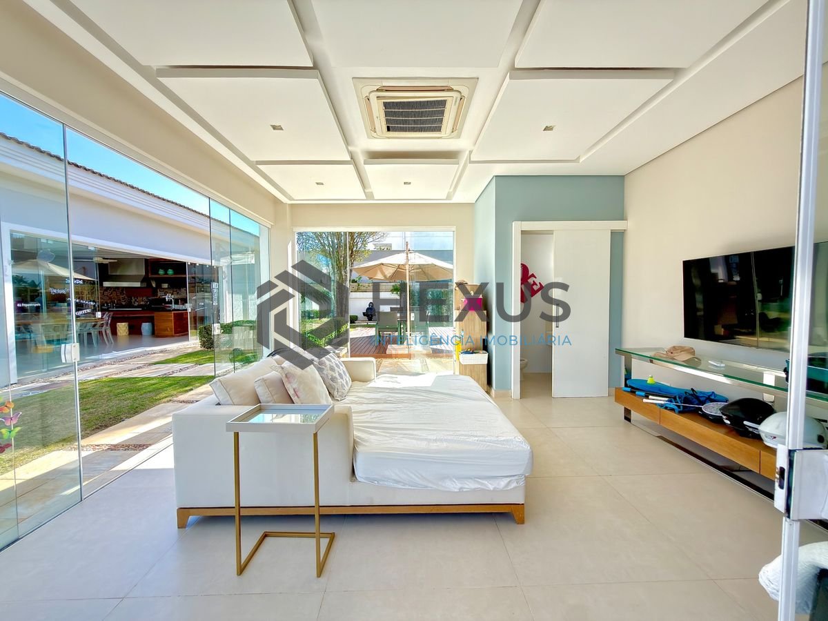 Foto 18 de Casa reformada com piscina e área gourmet no Jardim Acapulco, Guarujá
