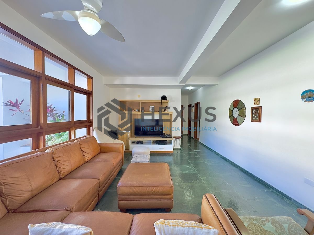 Foto 5 de Casa reformada com piscina e área gourmet no Jardim Acapulco, Guarujá