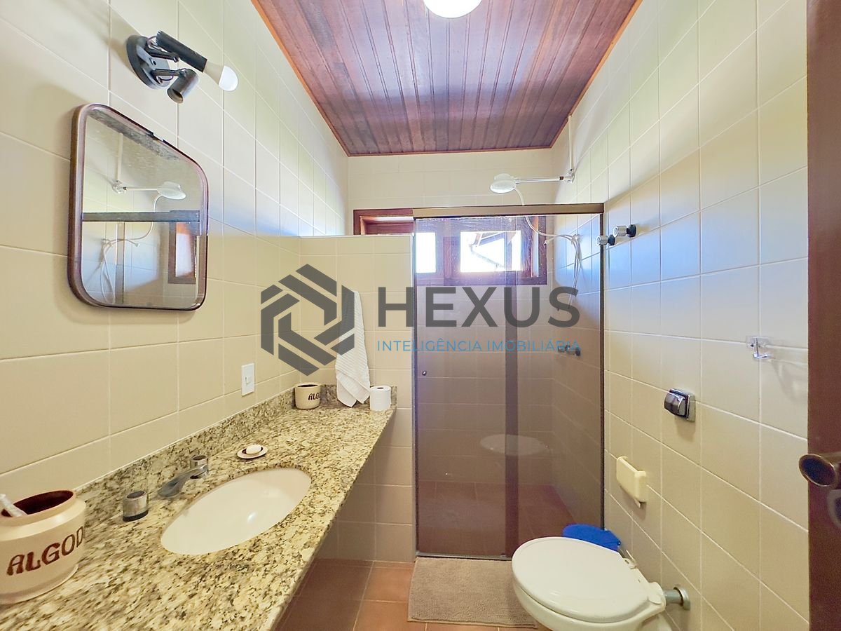 Foto 21 de Casa reformada com piscina e área gourmet no Jardim Acapulco, Guarujá
