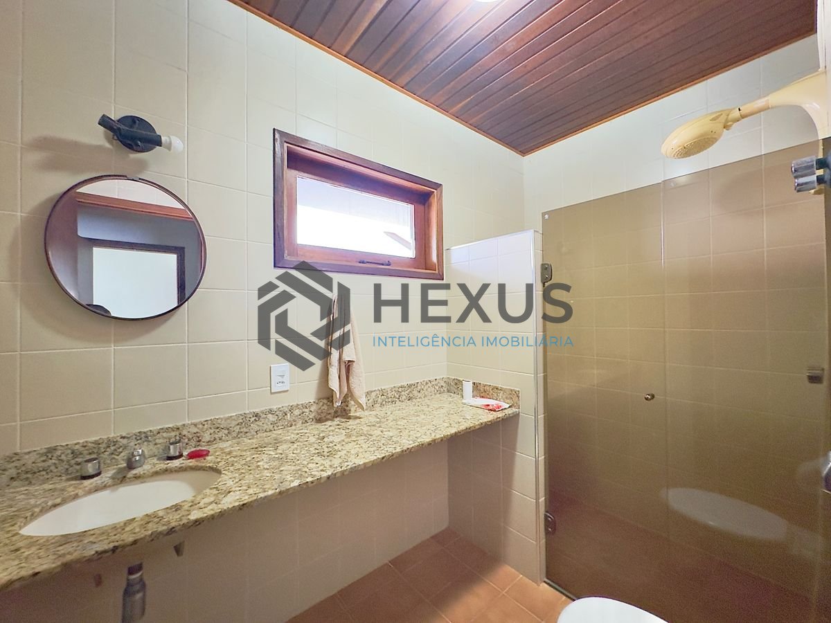 Foto 19 de Casa reformada com piscina e área gourmet no Jardim Acapulco, Guarujá