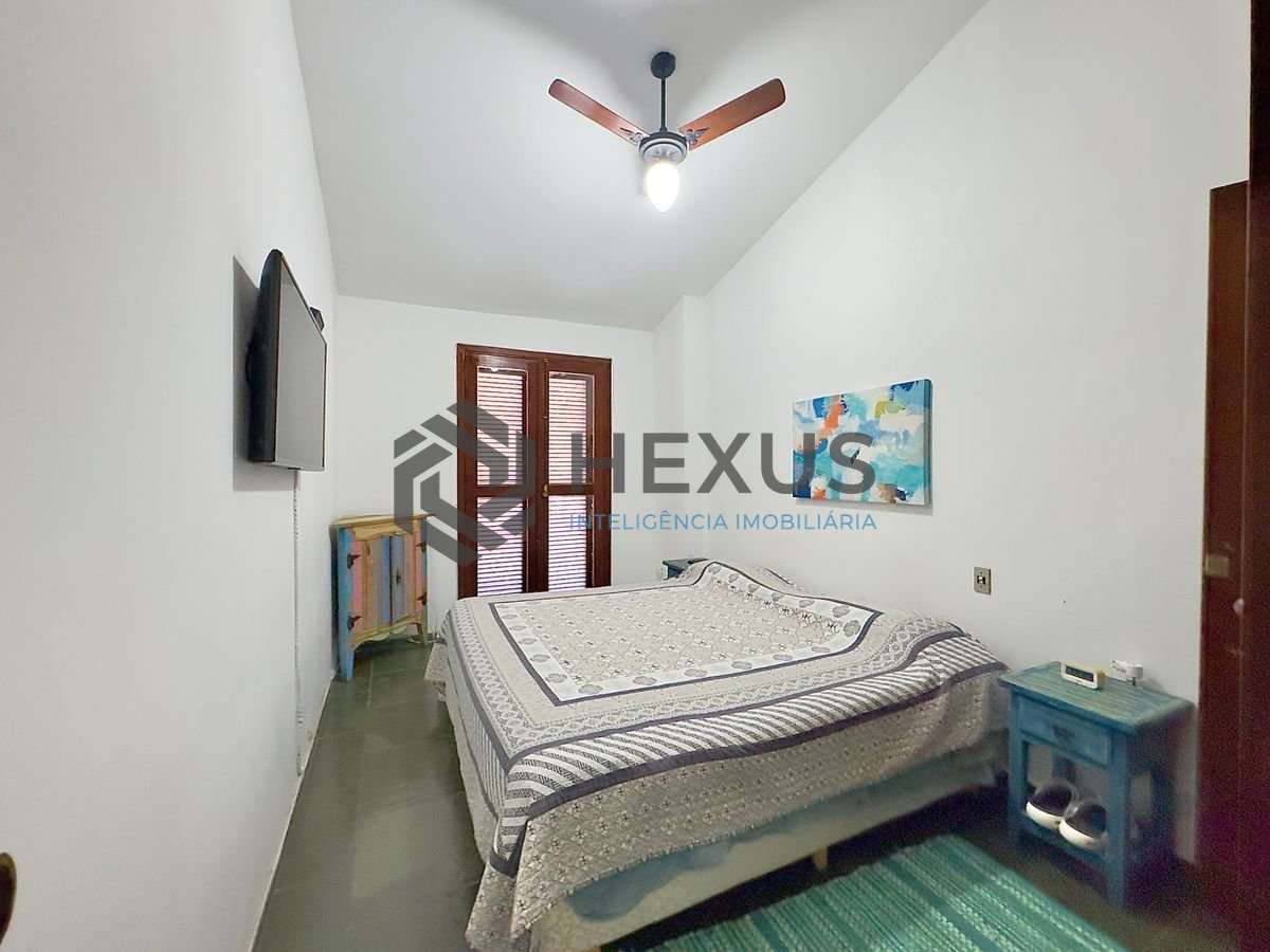 Foto 16 de Casa reformada com piscina e área gourmet no Jardim Acapulco, Guarujá