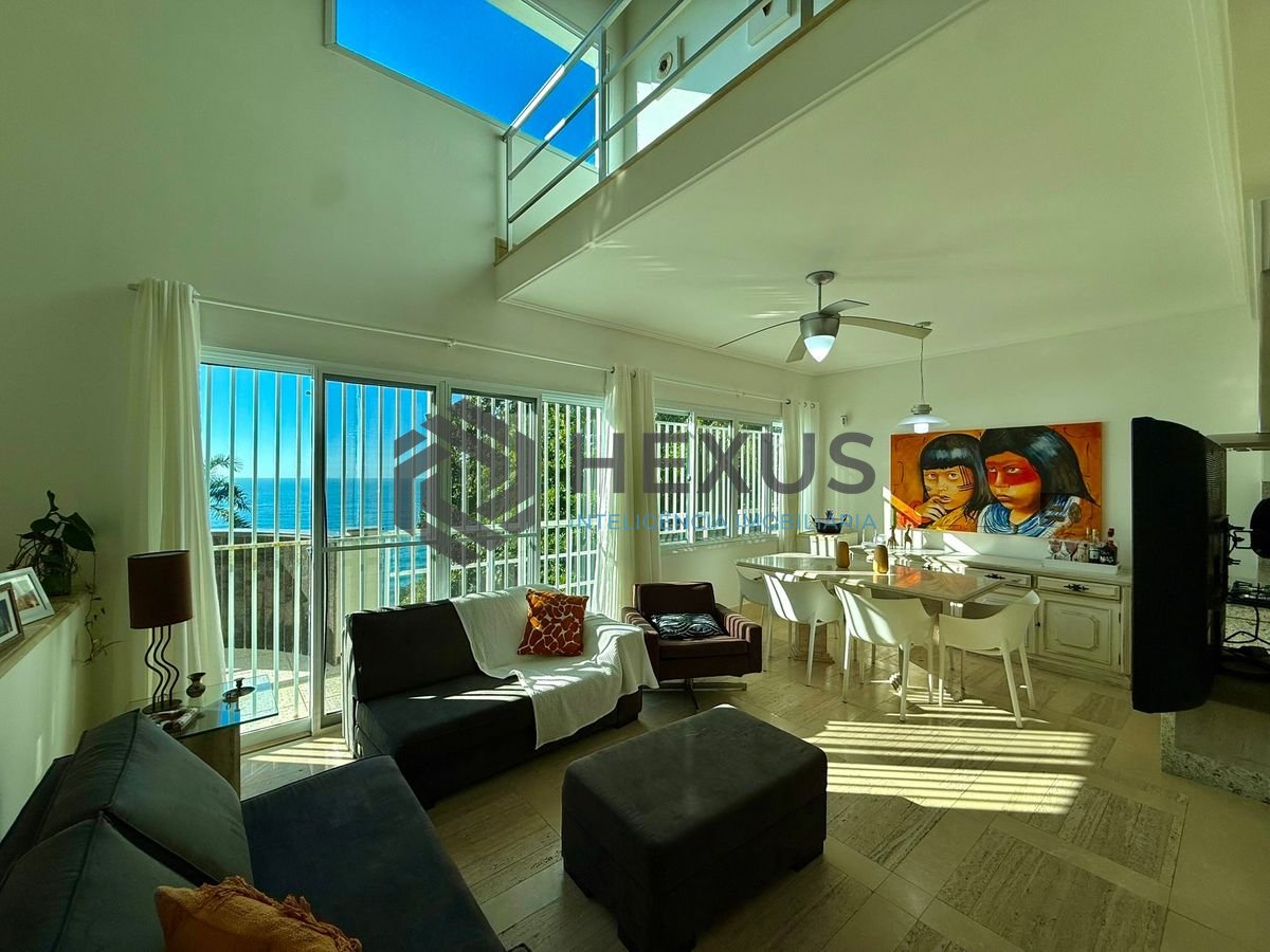 Foto 18 de Casa reformada com varanda vista mar e lazer a 100m da praia no Morro Sorocotuba na Enseada, Guarujá