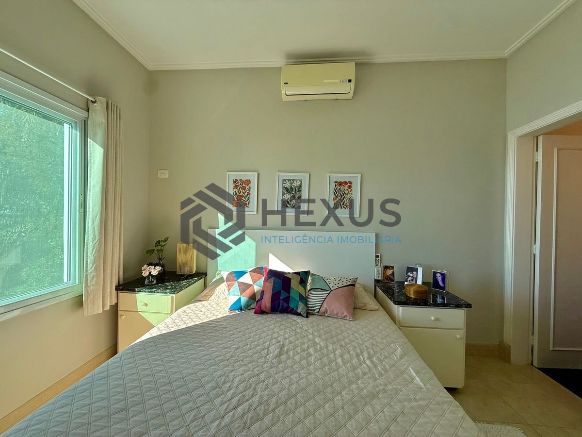 Foto 28 de Casa reformada com varanda vista mar e lazer a 100m da praia no Morro Sorocotuba na Enseada, Guarujá