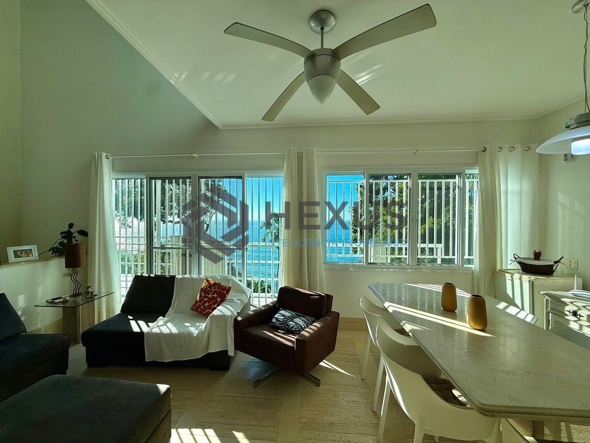 Foto 17 de Casa reformada com varanda vista mar e lazer a 100m da praia no Morro Sorocotuba na Enseada, Guarujá
