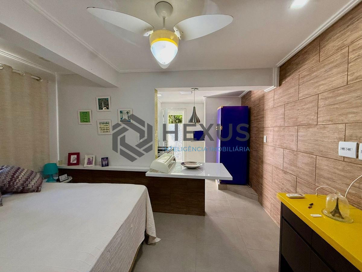 Foto 46 de Casa reformada com varanda vista mar e lazer a 100m da praia no Morro Sorocotuba na Enseada, Guarujá