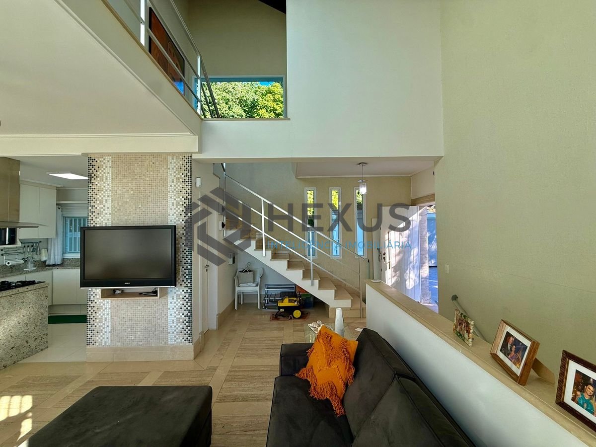 Foto 19 de Casa reformada com varanda vista mar e lazer a 100m da praia no Morro Sorocotuba na Enseada, Guarujá