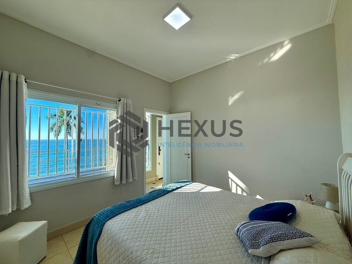 Foto 33 de Casa reformada com varanda vista mar e lazer a 100m da praia no Morro Sorocotuba na Enseada, Guarujá