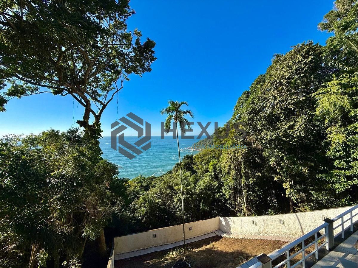 Foto 41 de Casa reformada com varanda vista mar e lazer a 100m da praia no Morro Sorocotuba na Enseada, Guarujá