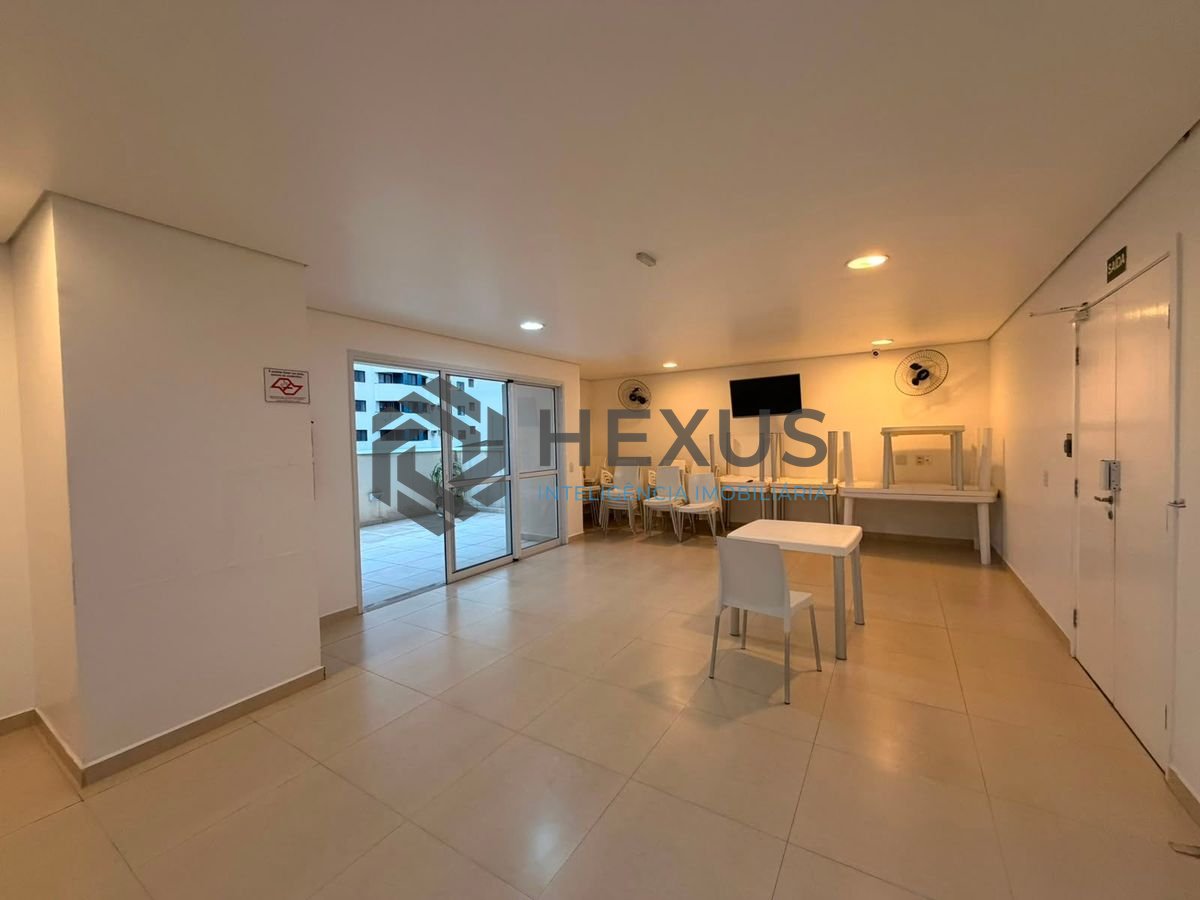 Foto 21 de Apartamento reformado com varanda gourmet vista mar e lazer a 100m da praia nas Pitangueiras, Guarujá