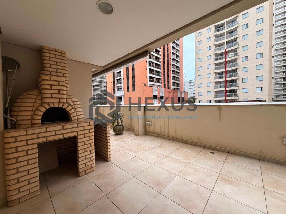 Foto 20 de Apartamento reformado com varanda gourmet vista mar e lazer a 100m da praia nas Pitangueiras, Guarujá