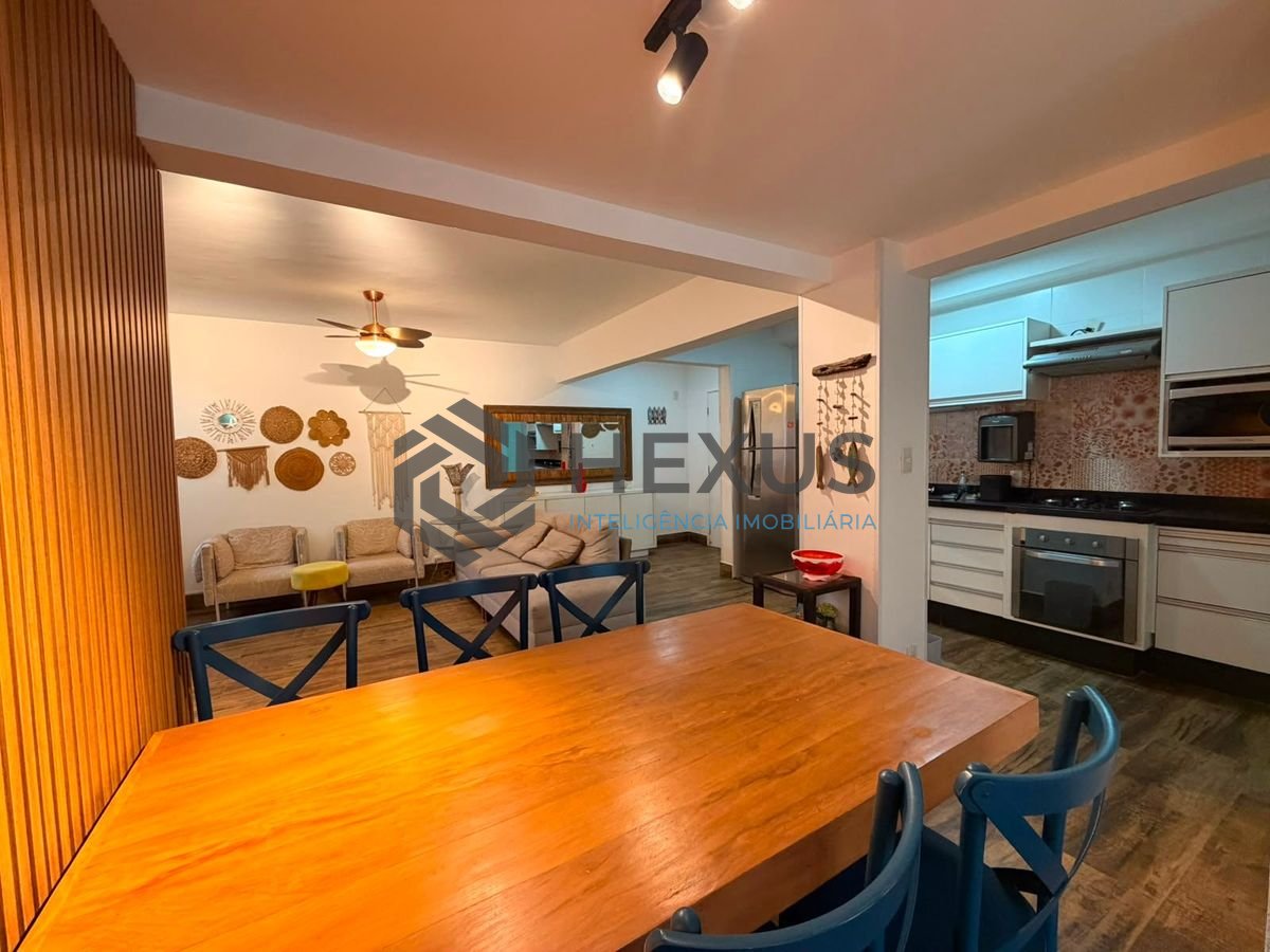 Foto 7 de Apartamento reformado com varanda gourmet vista mar e lazer a 100m da praia nas Pitangueiras, Guarujá