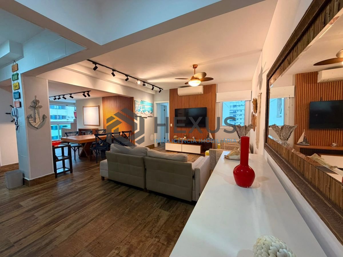 Foto 5 de Apartamento reformado com varanda gourmet vista mar e lazer a 100m da praia nas Pitangueiras, Guarujá