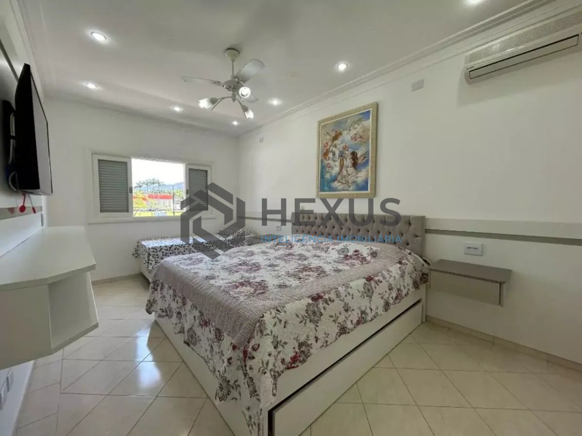 Foto 23 de Casa reformada com piscina e área gourmet no Jardim Acapulco, Guarujá