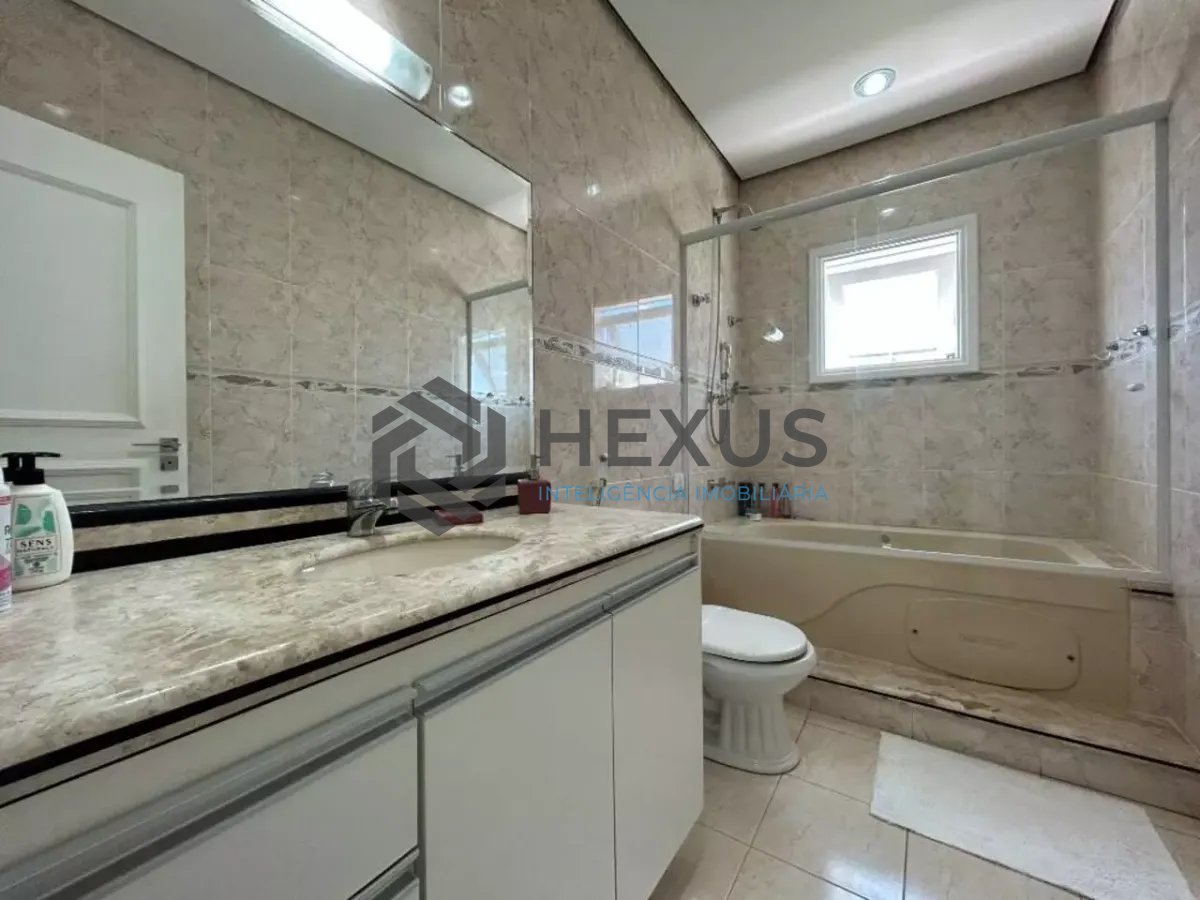 Foto 17 de Casa reformada com piscina e área gourmet no Jardim Acapulco, Guarujá