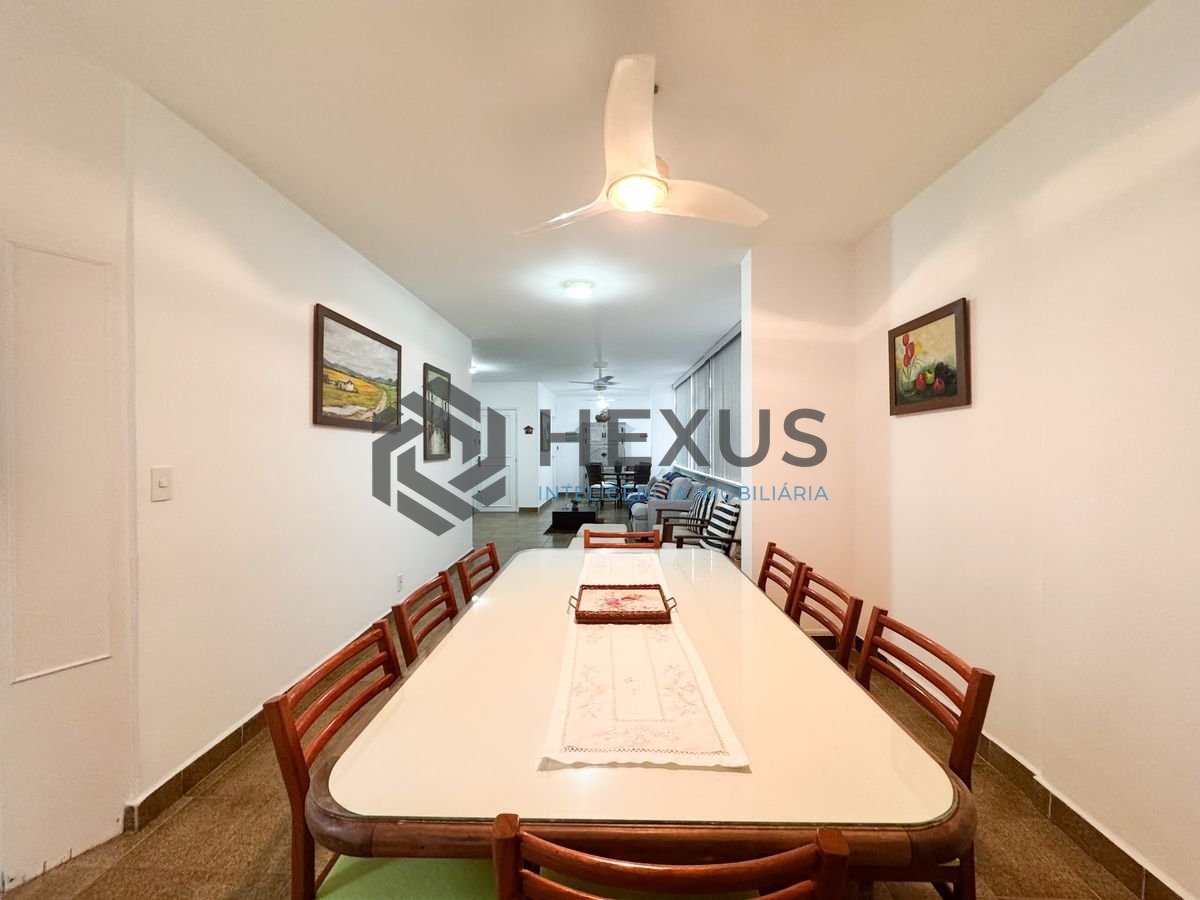 Foto 13 de Apartamento reformado com vista mar a 1 quadra da praia nas Pitangueiras, Guarujá