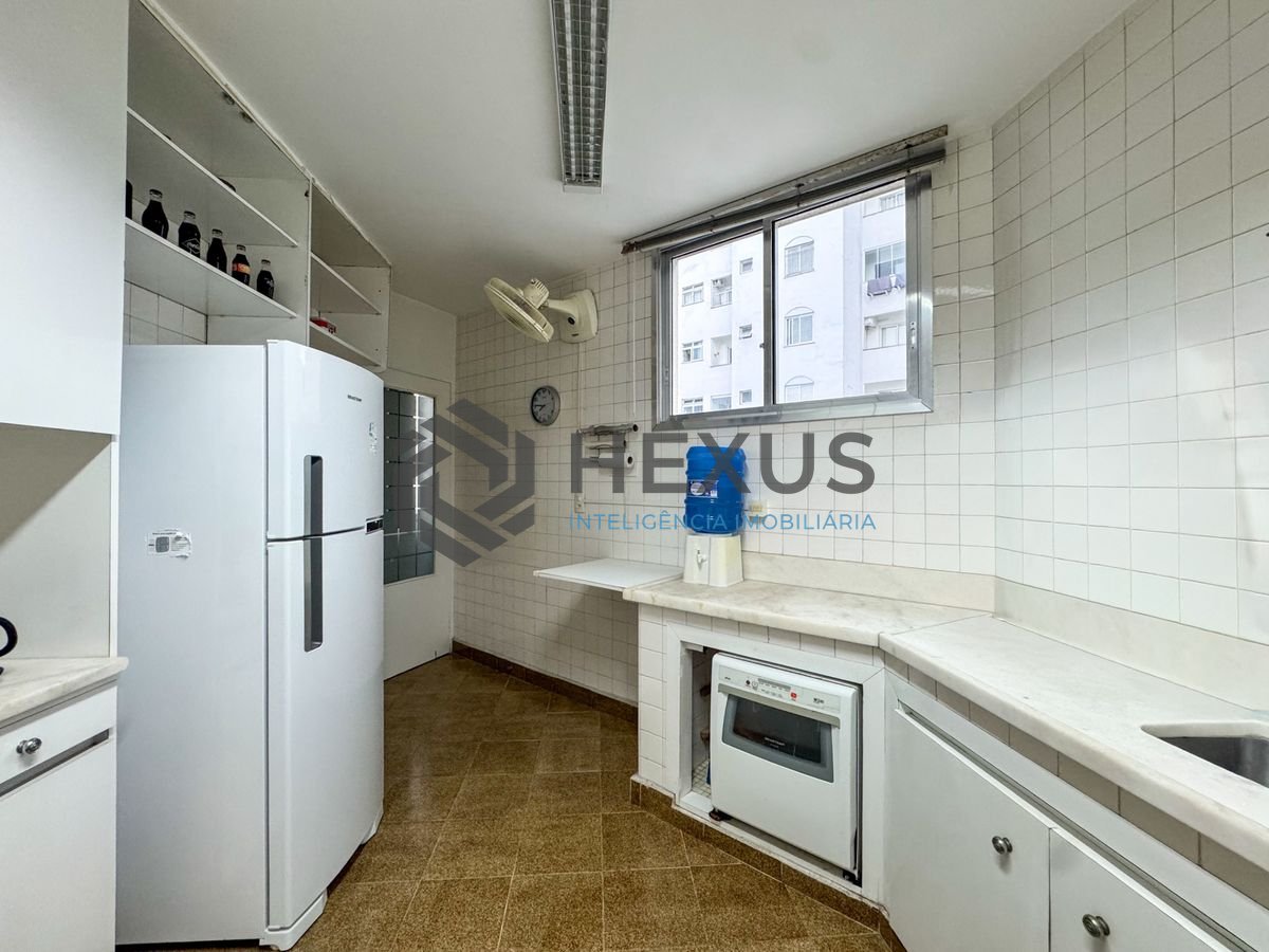 Foto 37 de Apartamento reformado com vista mar a 1 quadra da praia nas Pitangueiras, Guarujá