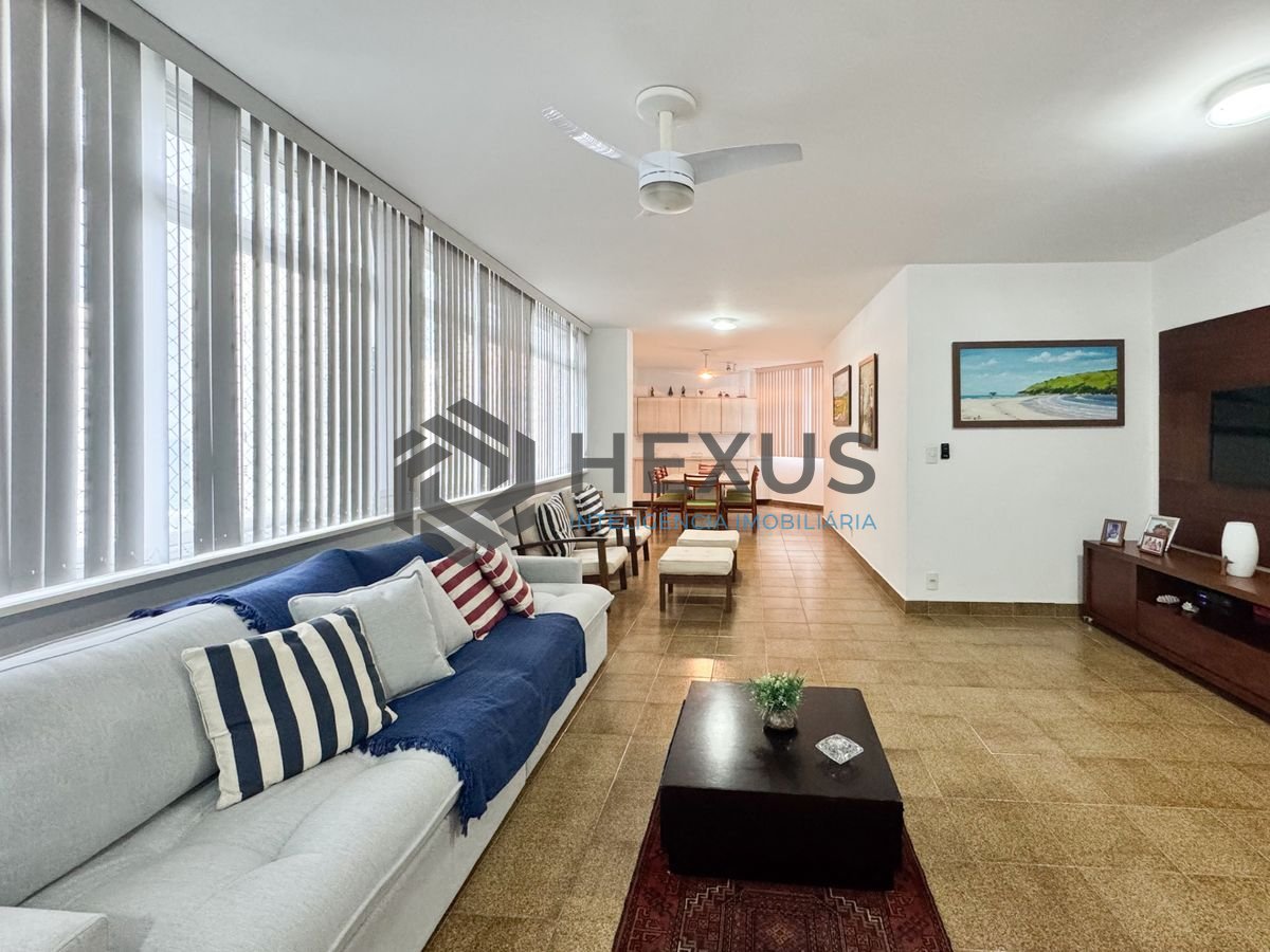 Foto 3 de Apartamento reformado com vista mar a 1 quadra da praia nas Pitangueiras, Guarujá