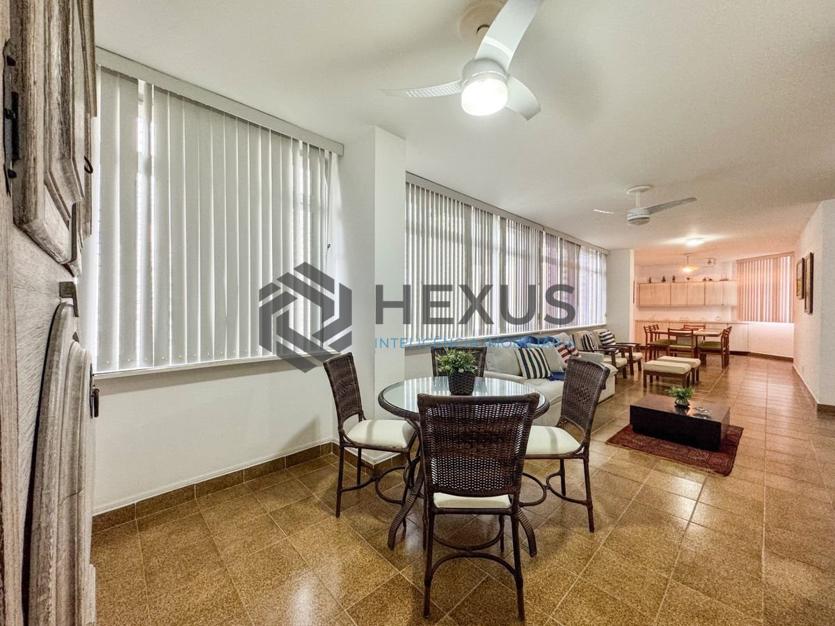 Foto 4 de Apartamento reformado com vista mar a 1 quadra da praia nas Pitangueiras, Guarujá