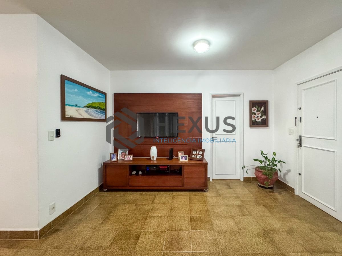 Foto 2 de Apartamento reformado com vista mar a 1 quadra da praia nas Pitangueiras, Guarujá
