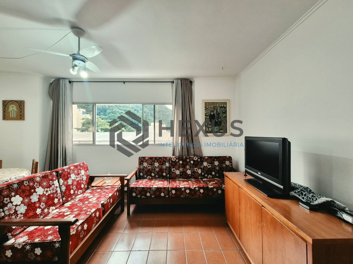 Foto 3 de Apartamento com varanda a 1 quadra da praia nas Pitangueiras, Guarujá