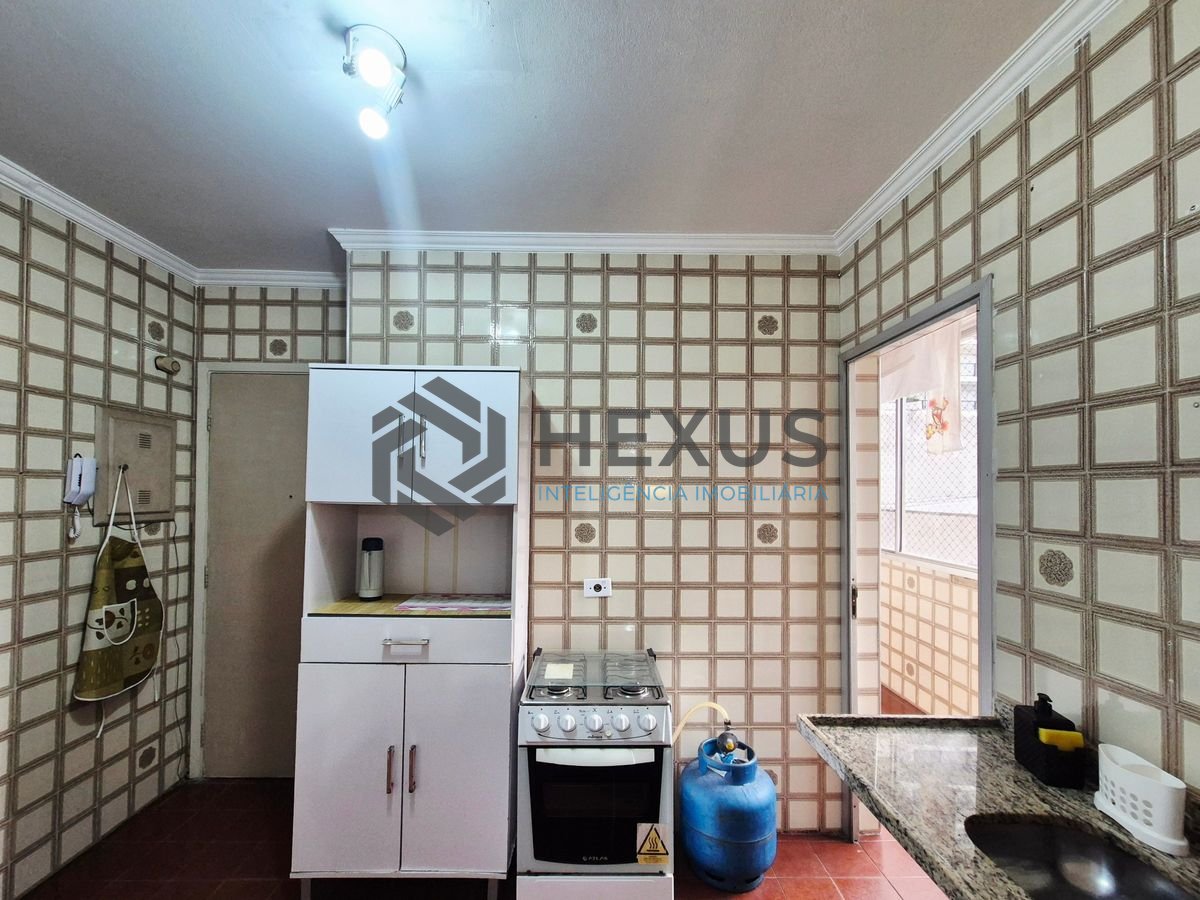 Foto 17 de Apartamento com varanda a 1 quadra da praia nas Pitangueiras, Guarujá